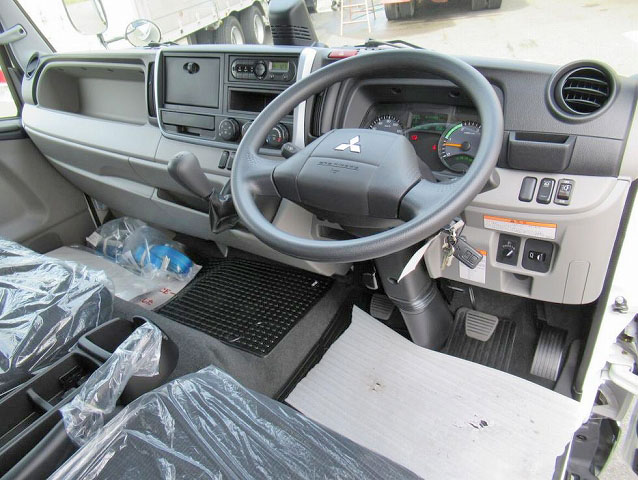 三菱ふそうキャンターアルミウイング小型（2t・3t）[写真26]