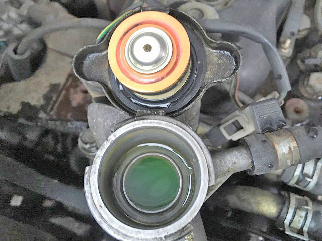 いすゞエルフ平ボディ小型（2t・3t）[写真16]