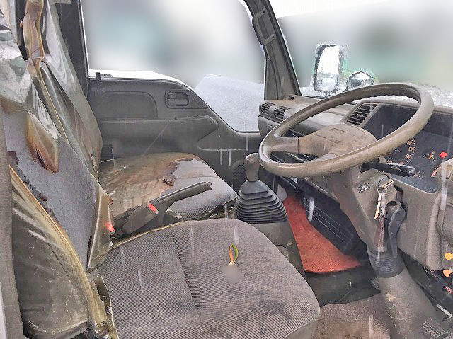 いすゞエルフ平ボディ小型（2t・3t）[写真17]