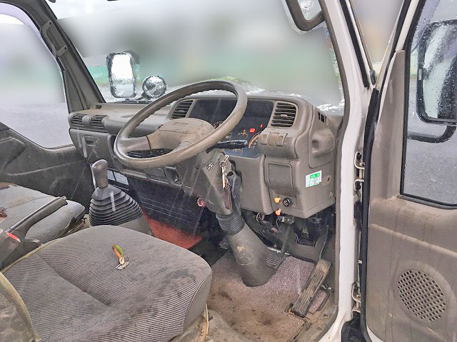 いすゞエルフ平ボディ小型（2t・3t）[写真18]