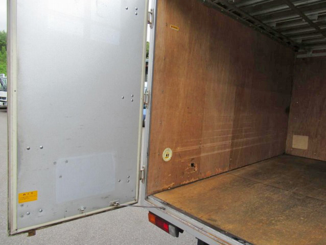 三菱ふそうキャンターアルミバン小型（2t・3t）[写真11]