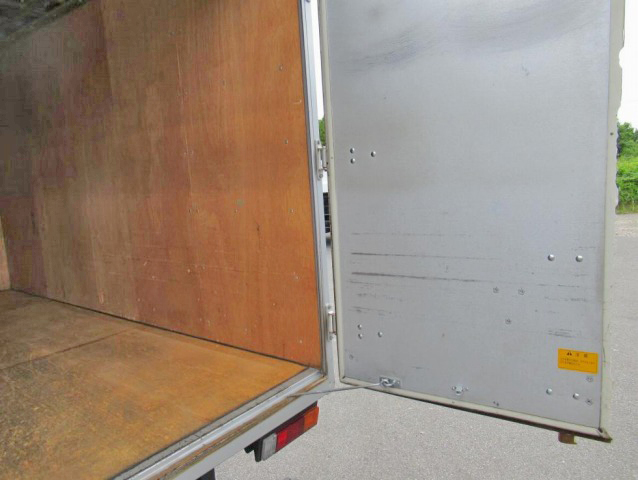 三菱ふそうキャンターアルミバン小型（2t・3t）[写真12]