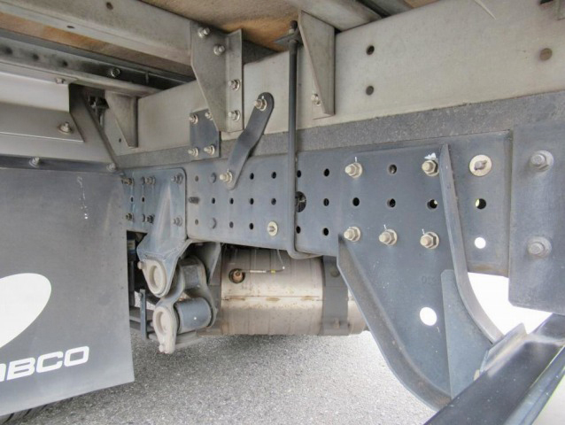 三菱ふそうキャンターアルミバン小型（2t・3t）[写真18]