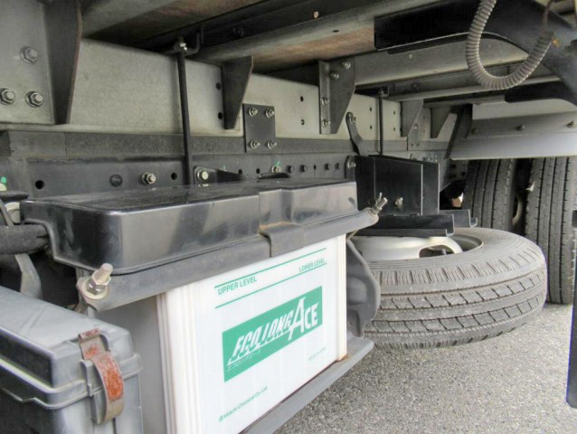 三菱ふそうキャンターアルミバン小型（2t・3t）[写真19]