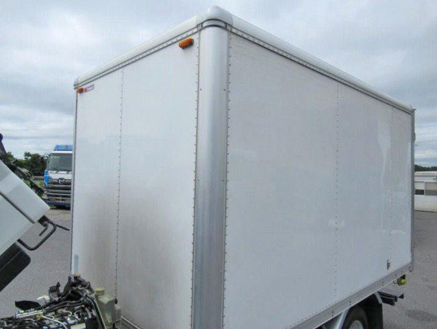 三菱ふそうキャンターアルミバン小型（2t・3t）[写真25]