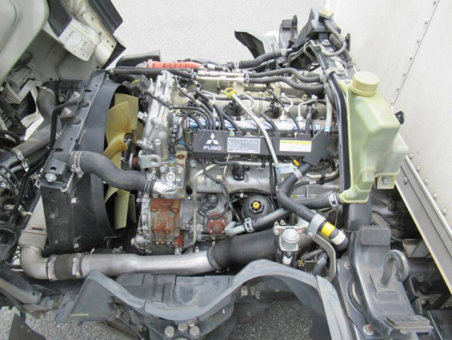 三菱ふそうキャンターアルミバン小型（2t・3t）[写真26]
