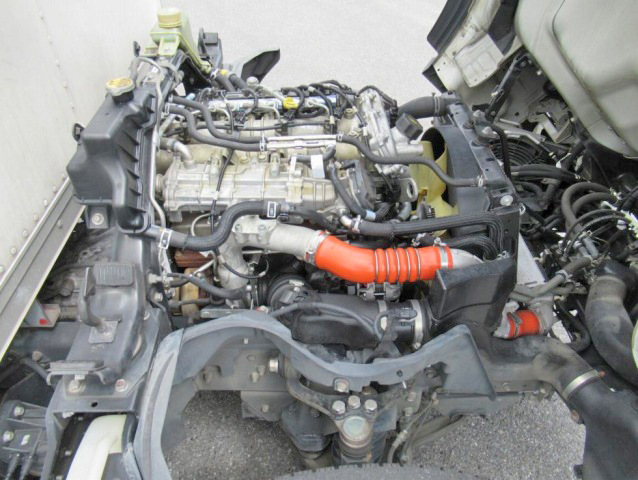 三菱ふそうキャンターアルミバン小型（2t・3t）[写真27]