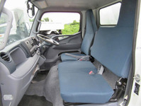 三菱ふそうキャンターアルミバン小型（2t・3t）[写真30]