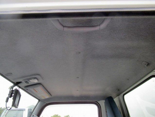 三菱ふそうキャンターアルミバン小型（2t・3t）[写真32]