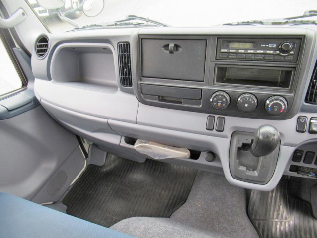 三菱ふそうキャンターアルミバン小型（2t・3t）[写真35]