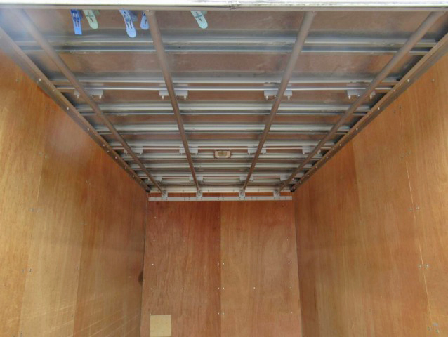 三菱ふそうキャンターアルミバン小型（2t・3t）[写真08]