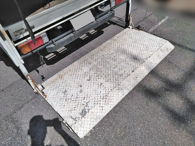 日野デュトロ幌ウイング小型（2t・3t）[写真09]