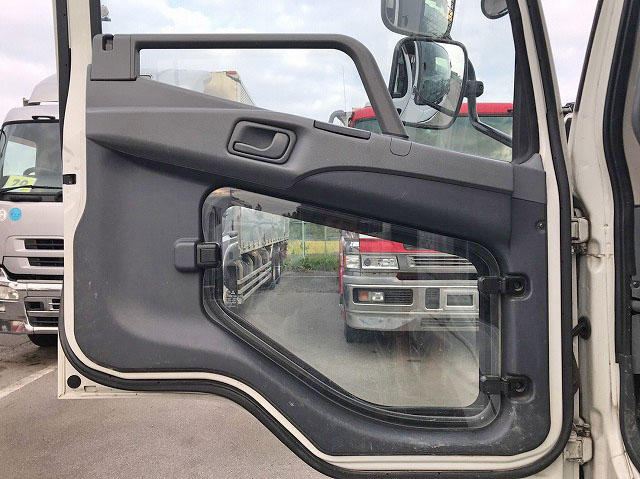 三菱ふそうファイターユニック4段増トン（6t・8t）[写真28]
