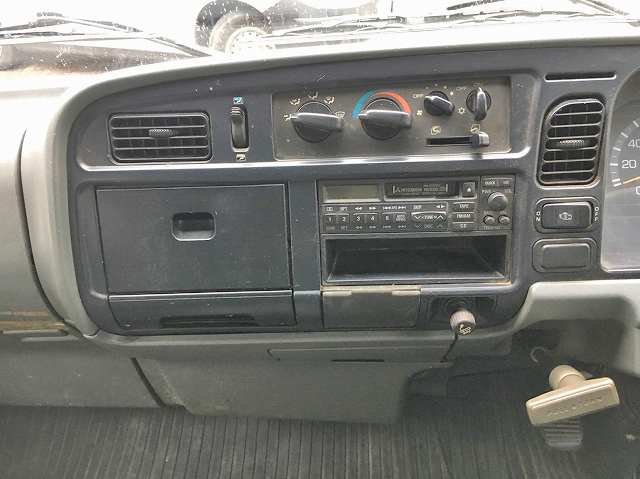 三菱ふそうキャンターダブルキャブ・ダンプ小型（2t・3t）[写真24]