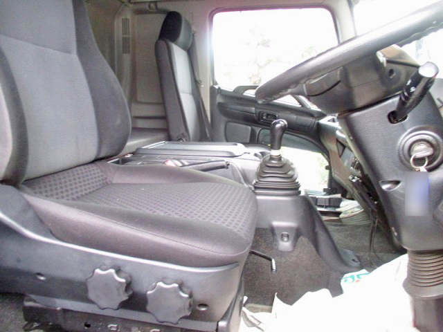 日野レンジャーアルミウイング中型（4t）[写真19]