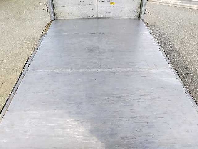 いすゞエルフアルミウイング小型（2t・3t）[写真11]