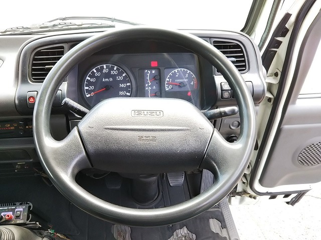 いすゞエルフアルミウイング小型（2t・3t）[写真36]