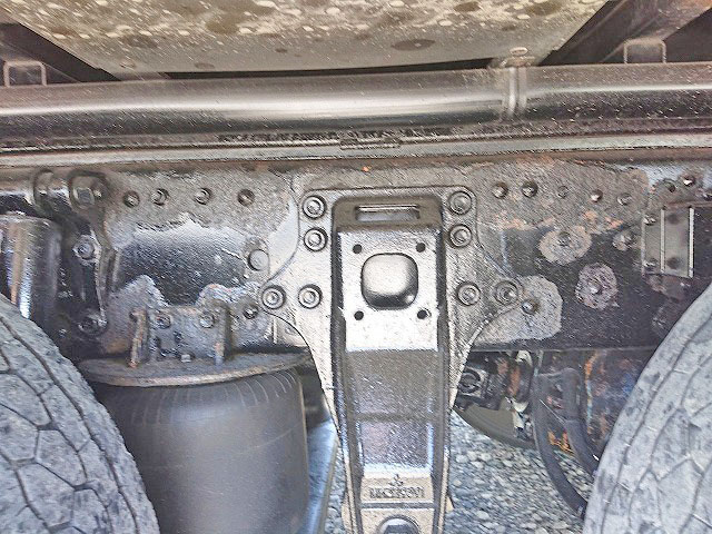 三菱ふそうスーパーグレートアルミウイング大型（10t）[写真26]