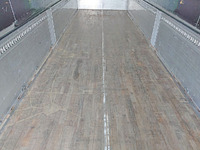 三菱ふそうスーパーグレートアルミウイング大型（10t）[写真09]