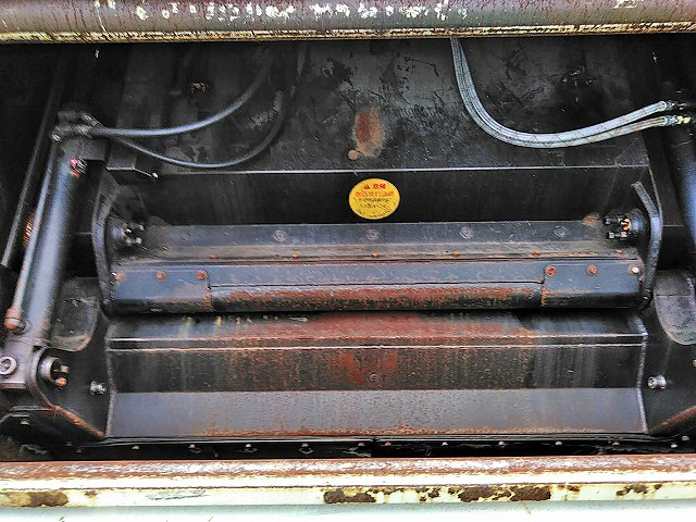 三菱ふそうファイターパッカー車（塵芥車）中型（4t）[写真06]