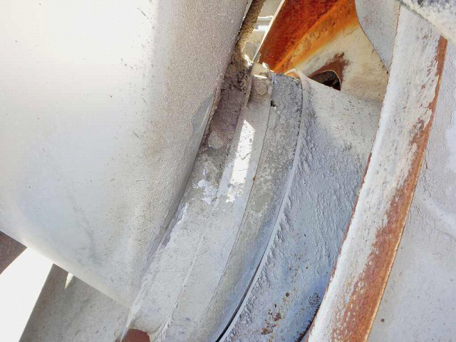 いすゞフォワードミキサー車（コンクリートミキサー）増トン（6t・8t）[写真13]