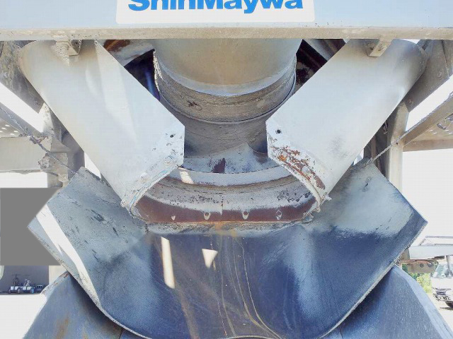 いすゞフォワードミキサー車（コンクリートミキサー）増トン（6t・8t）[写真14]