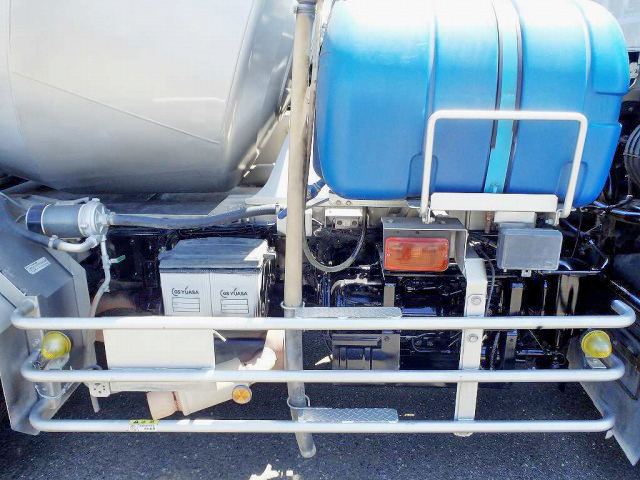 いすゞフォワードミキサー車（コンクリートミキサー）増トン（6t・8t）[写真20]