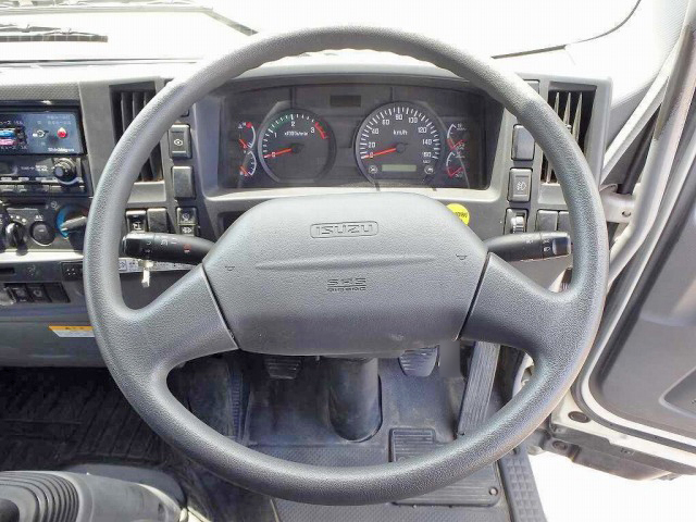 いすゞフォワードミキサー車（コンクリートミキサー）増トン（6t・8t）[写真32]