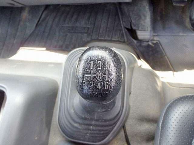 いすゞフォワードミキサー車（コンクリートミキサー）増トン（6t・8t）[写真34]