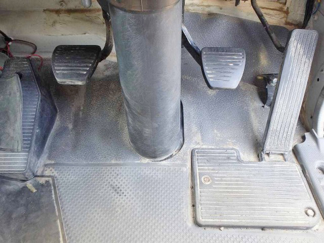 いすゞフォワードミキサー車（コンクリートミキサー）増トン（6t・8t）[写真35]