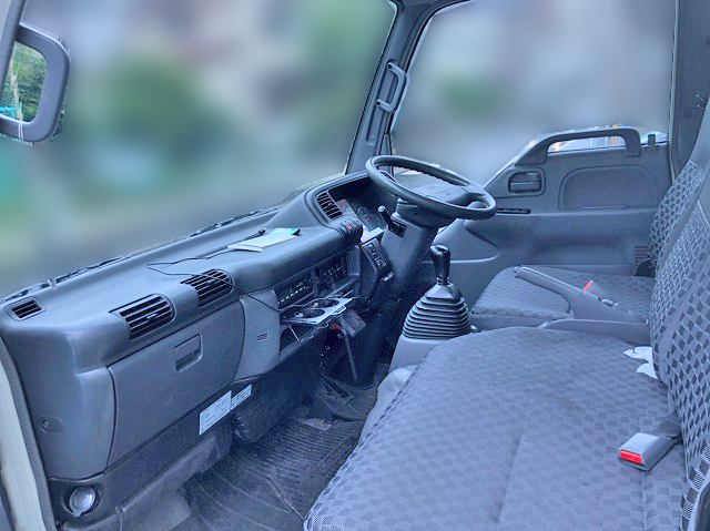 いすゞエルフアルミバン小型（2t・3t）[写真18]