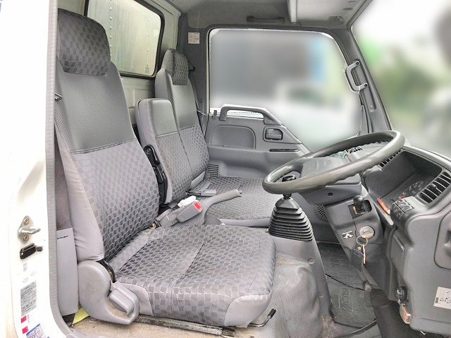 いすゞエルフアルミバン小型（2t・3t）[写真19]