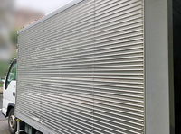 いすゞエルフアルミバン小型（2t・3t）[写真06]