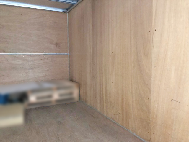 いすゞエルフアルミバン小型（2t・3t）[写真09]