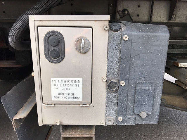 三菱ふそうキャンターアルミバン小型（2t・3t）[写真22]