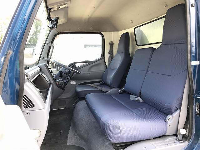 三菱ふそうキャンターアルミバン小型（2t・3t）[写真31]