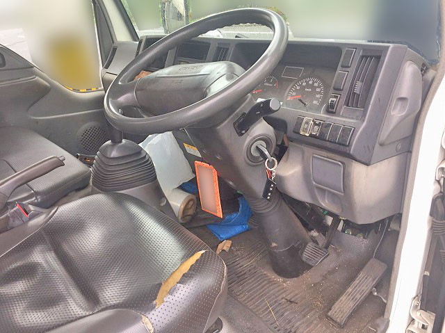 いすゞエルフ平ボディ小型（2t・3t）[写真16]