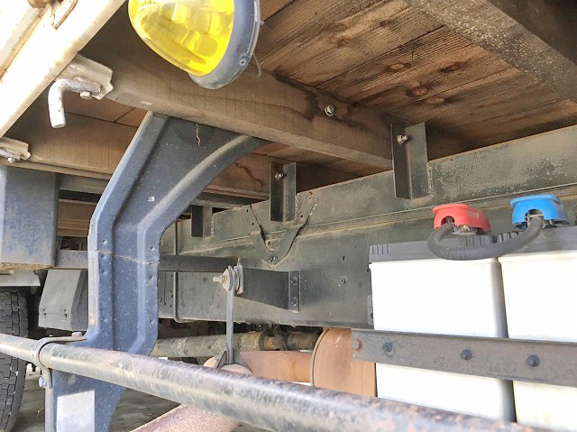 いすゞフォワードセルフクレーン3段中型（4t）[写真22]