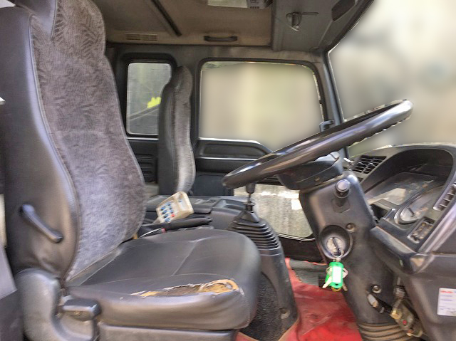 いすゞフォワードセルフクレーン3段中型（4t）[写真34]