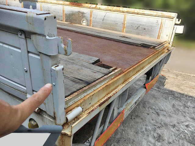 いすゞフォワードセルフクレーン3段中型（4t）[写真07]