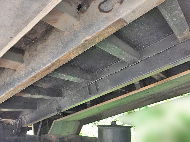 UDトラックスクオンダンプ大型（10t）[写真10]