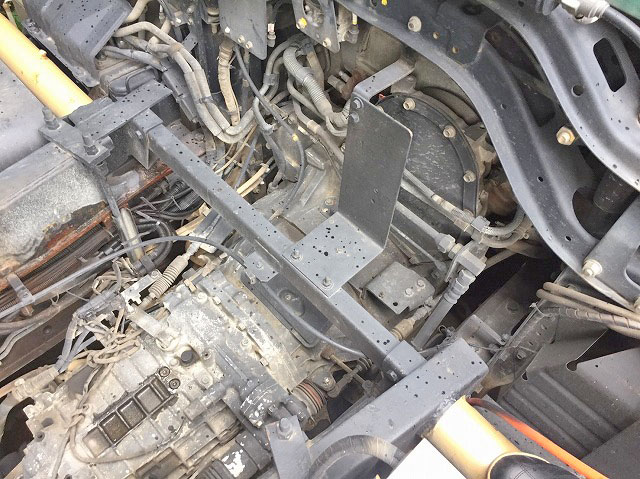 UDトラックスクオンダンプ大型（10t）[写真16]