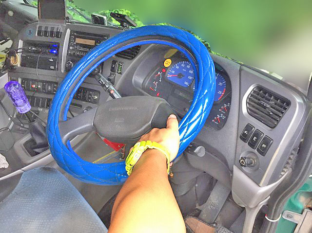 UDトラックスクオンダンプ大型（10t）[写真24]