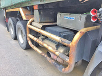 UDトラックスクオンダンプ大型（10t）[写真08]