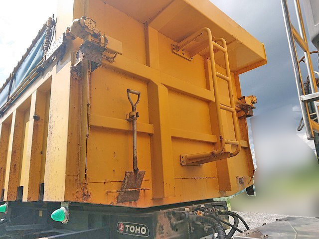 日野プロフィアトレーラーヘッド（トラクターヘッド）大型（10t）[写真12]