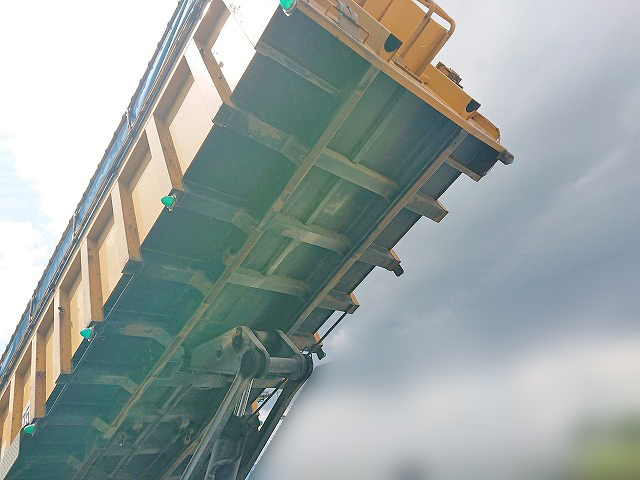 日野プロフィアトレーラーヘッド（トラクターヘッド）大型（10t）[写真13]