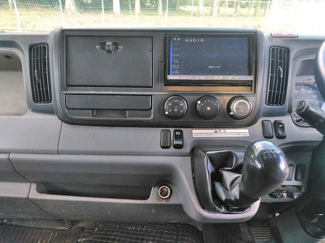 三菱ふそうキャンタークレーン4段小型（2t・3t）[写真36]