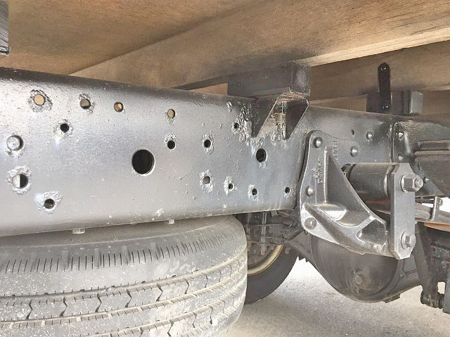 いすゞエルフ平ボディ小型（2t・3t）[写真20]