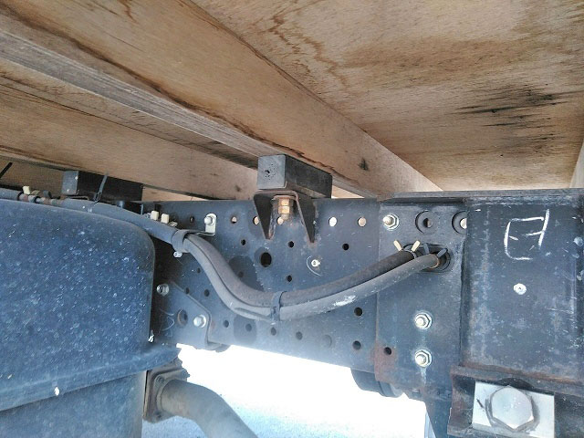 いすゞエルフ平ボディ小型（2t・3t）[写真17]