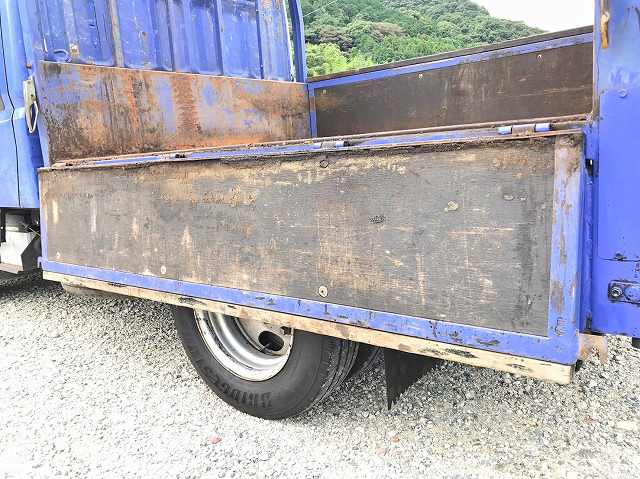 三菱ふそうキャンターダブルキャブ（Wキャブ）小型（2t・3t）[写真11]